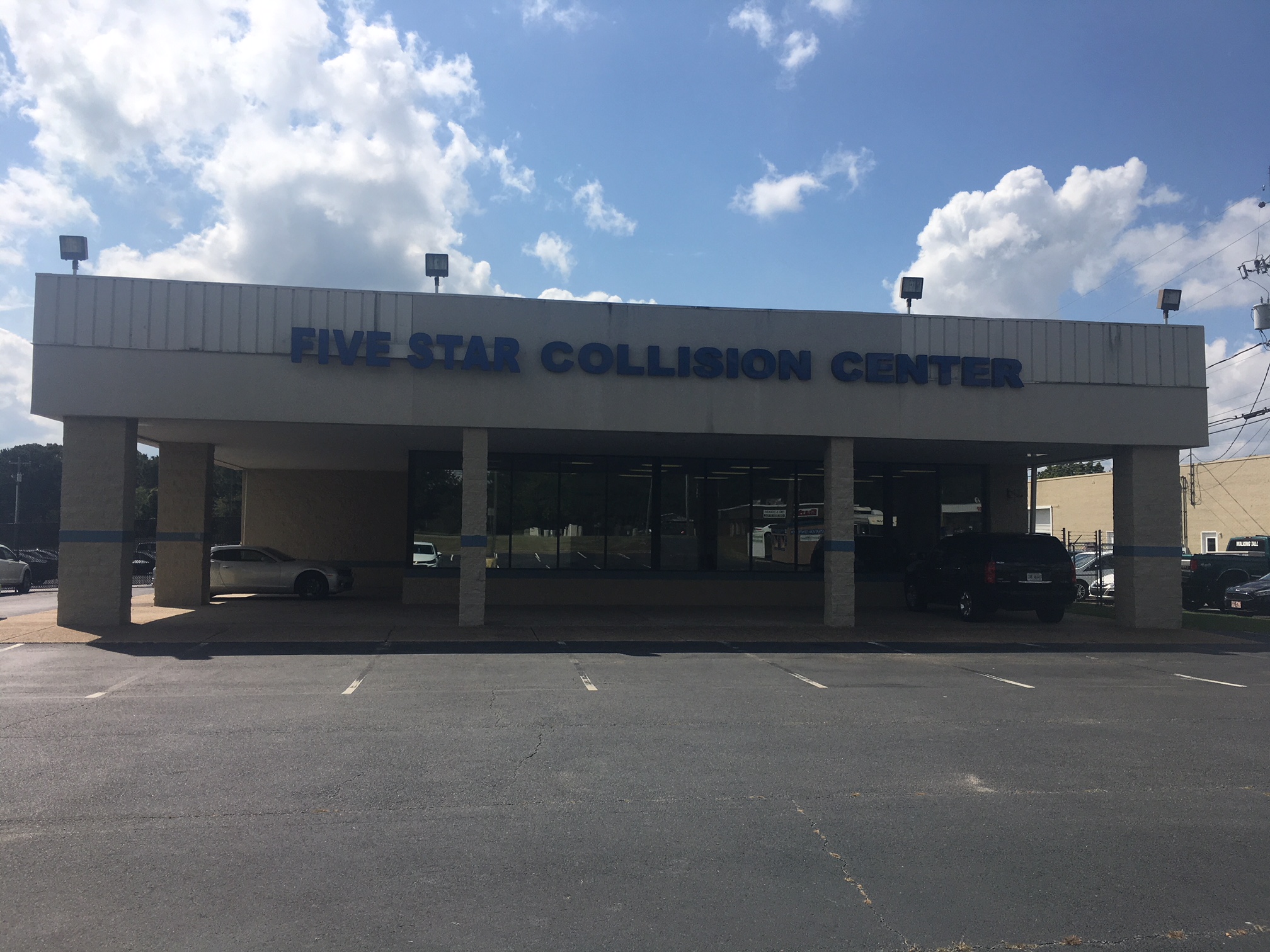 Five Star Collision Center Russell Pkwy Earns Official Certification